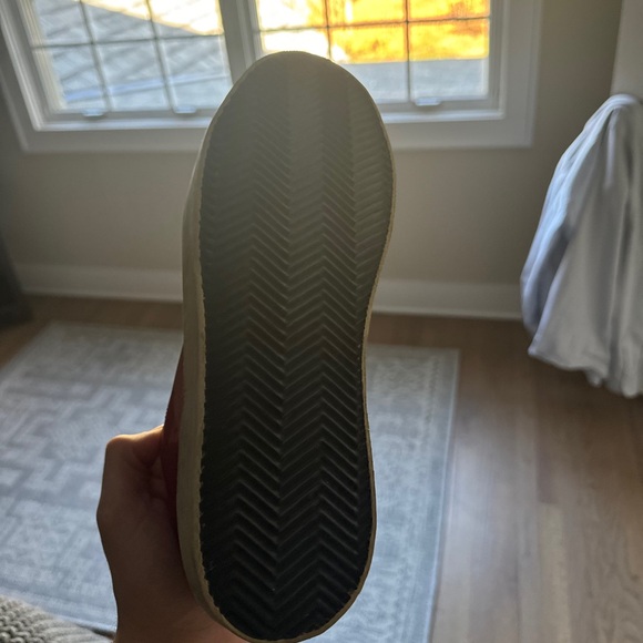 Men's Golden Goose Sneakers - Picture 4 of 5